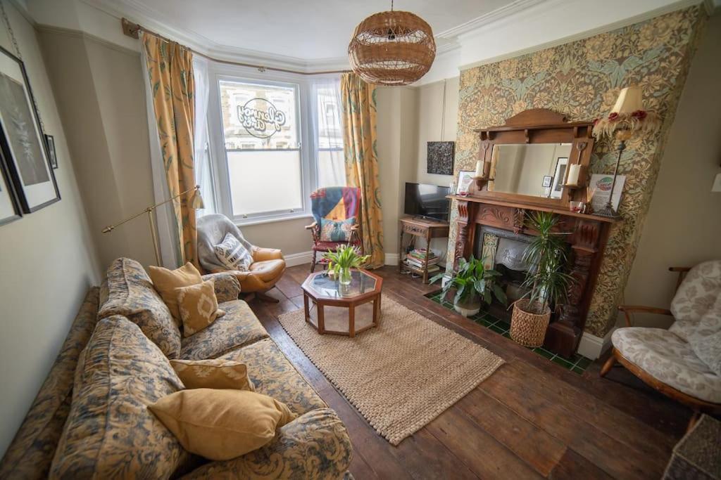 Glenroy Arts Gallery Meets Living Space Cardiff Bagian luar foto