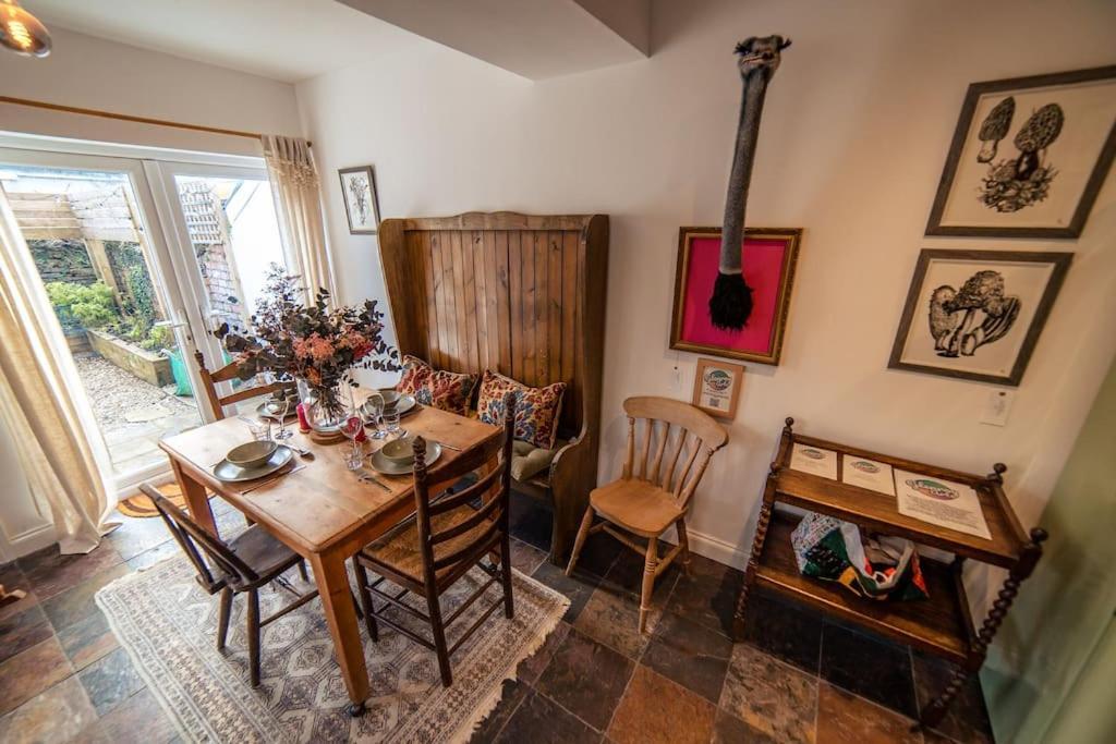 Glenroy Arts Gallery Meets Living Space Cardiff Bagian luar foto