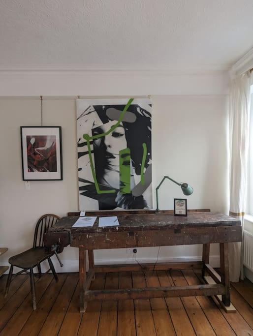 Glenroy Arts Gallery Meets Living Space Cardiff Bagian luar foto
