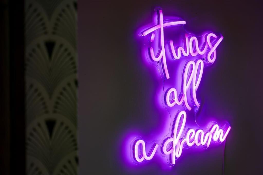Glenroy Arts Gallery Meets Living Space Cardiff Bagian luar foto