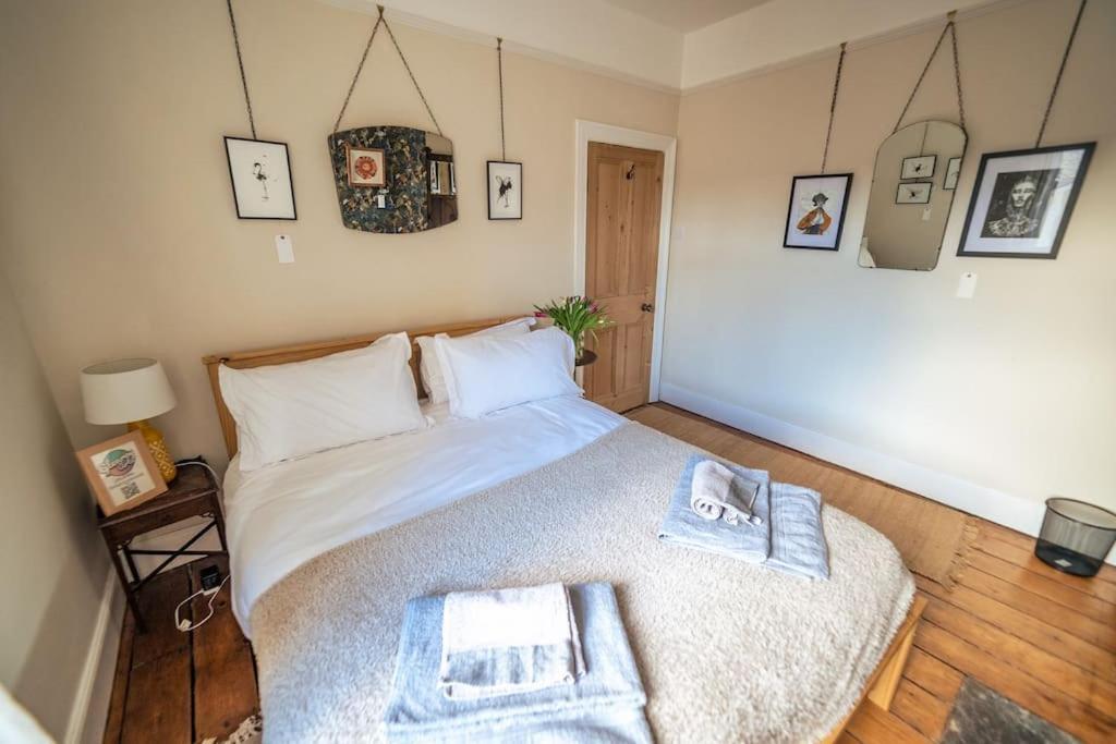 Glenroy Arts Gallery Meets Living Space Cardiff Bagian luar foto